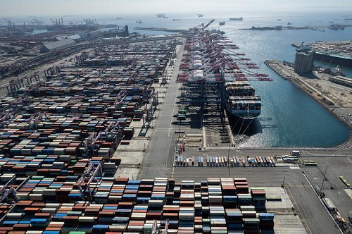 美西長(zhǎng)灘港集裝箱數(shù)量創(chuàng)新紀(jì)錄，滯留費(fèi)再次推遲