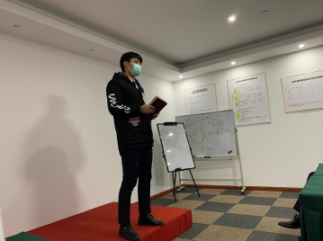 上?？偛繂T工分享